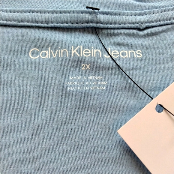 NWT 2X Calvin Klein Jeans Light Blue V-Neck Silver Foil Logo T-Shirt - Picture 4 of 8
